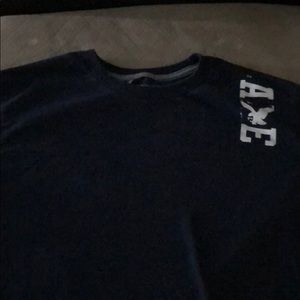 Used navy blue American Eagle t-shirt lg